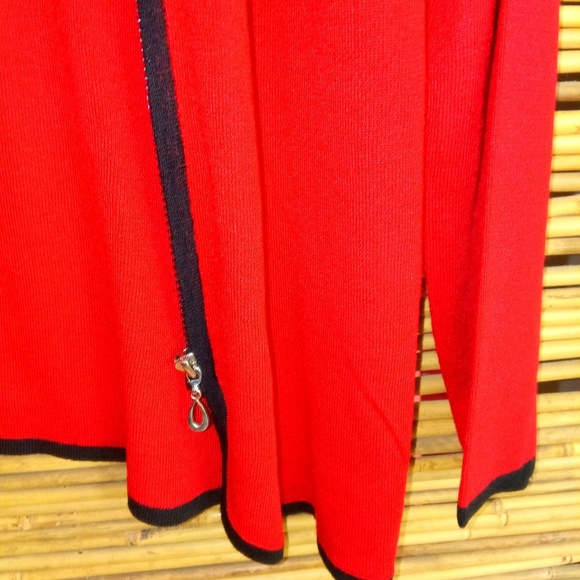 Colette Mordo for Sadimara L Long Sleeved Zip Front Knit Top in Red Black - Picture 4 of 4